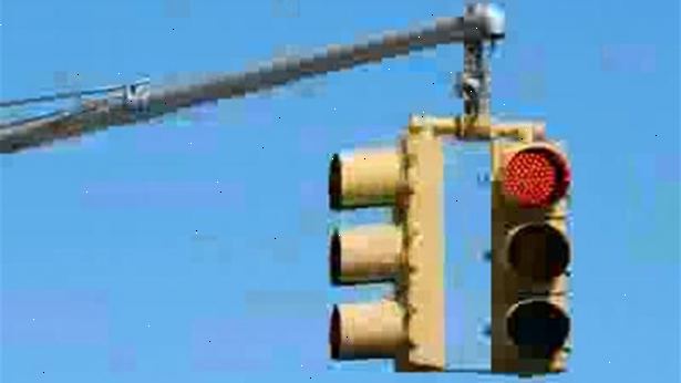 Hvordan utløse grønne trafikklys. Forstå hvordan "demand-aktiverte" trafikk-signaler fungerer.