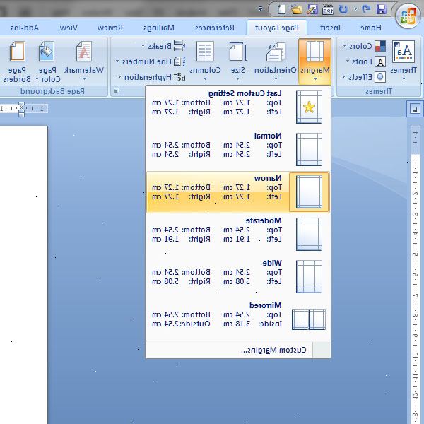 Hvordan lage en brosjyre i Microsoft Word 2007. Åpne et nytt dokument i Microsoft Word.