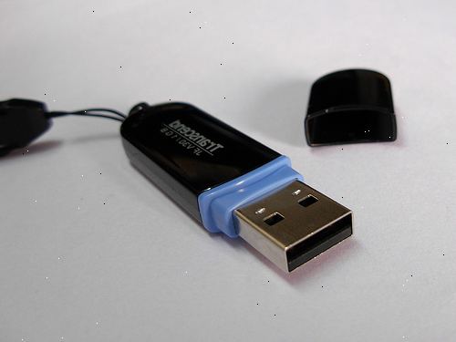 Hvordan forhindre en USB flash-stasjon fra å ødelegge filene og mappene i den. Lukk alle programmer og prøv på nytt.