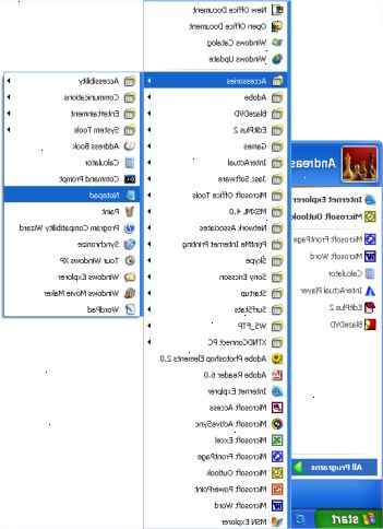 Hvordan lage en enkel webside ved hjelp av notepad. HTML (HyperText Markup Language) bruker koder.